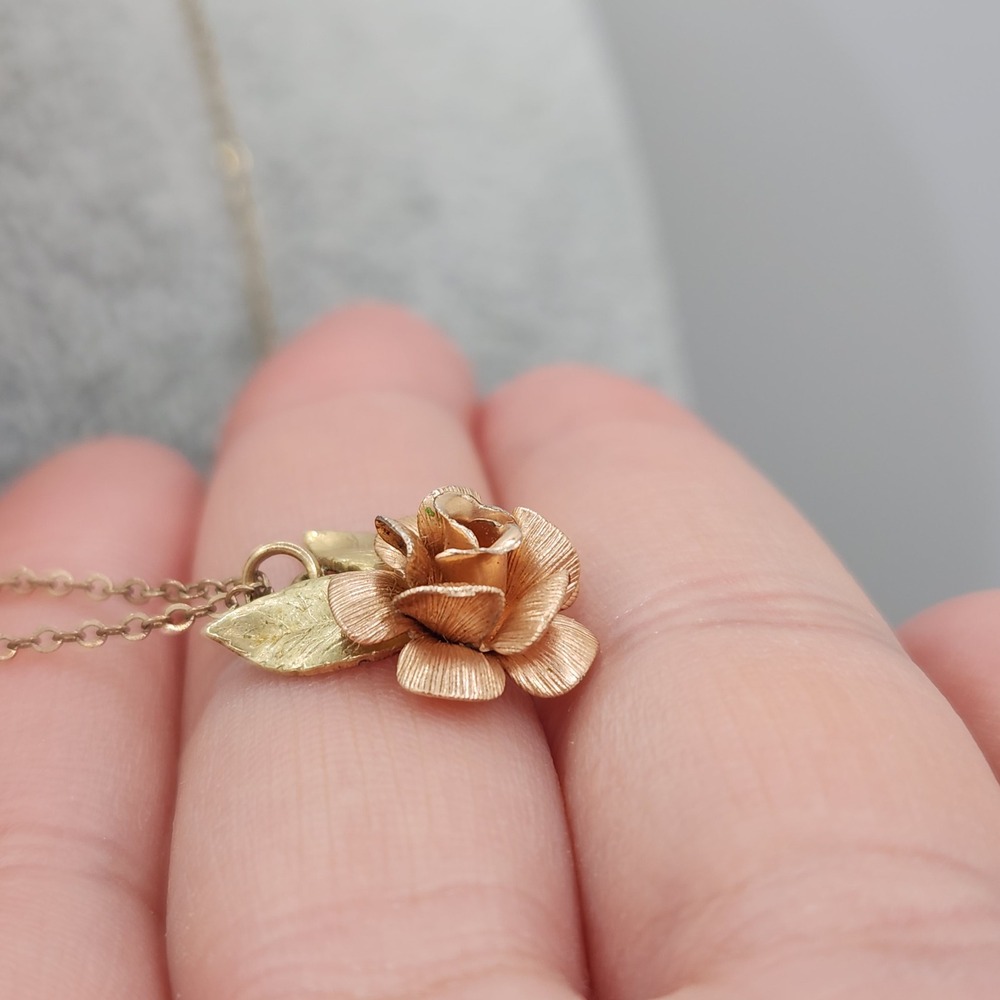 Vintage Krementz 14k Gold Overlay Two Tone Rose Flower Pendant Necklace Dainty